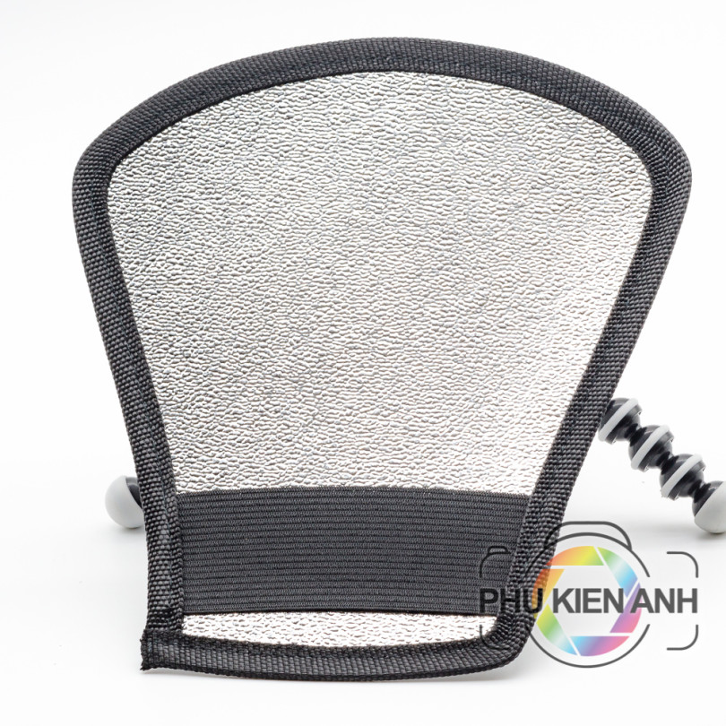 tay-gau-tan-sang-hai-mat-cho-flash-roi-2